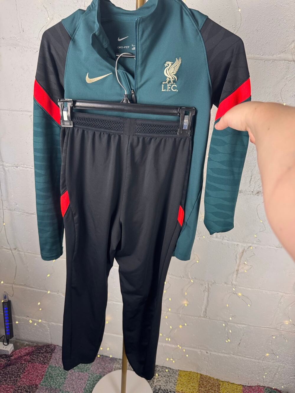 nike liverpool fc youth l dri-fit strike training tracksuit 2021/22